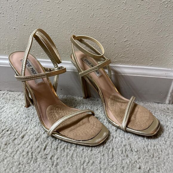 Steve Madden Women's Gold strappy heels - 6 - Picture 1 of 4
